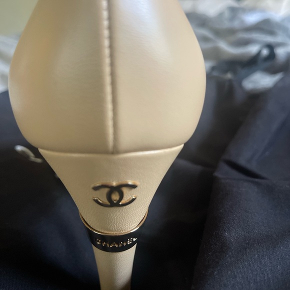 Brand new Chanel Pumps - Picture 4 of 7